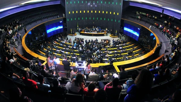 Fim da escala 6x1: Câmara define data para votação do projeto